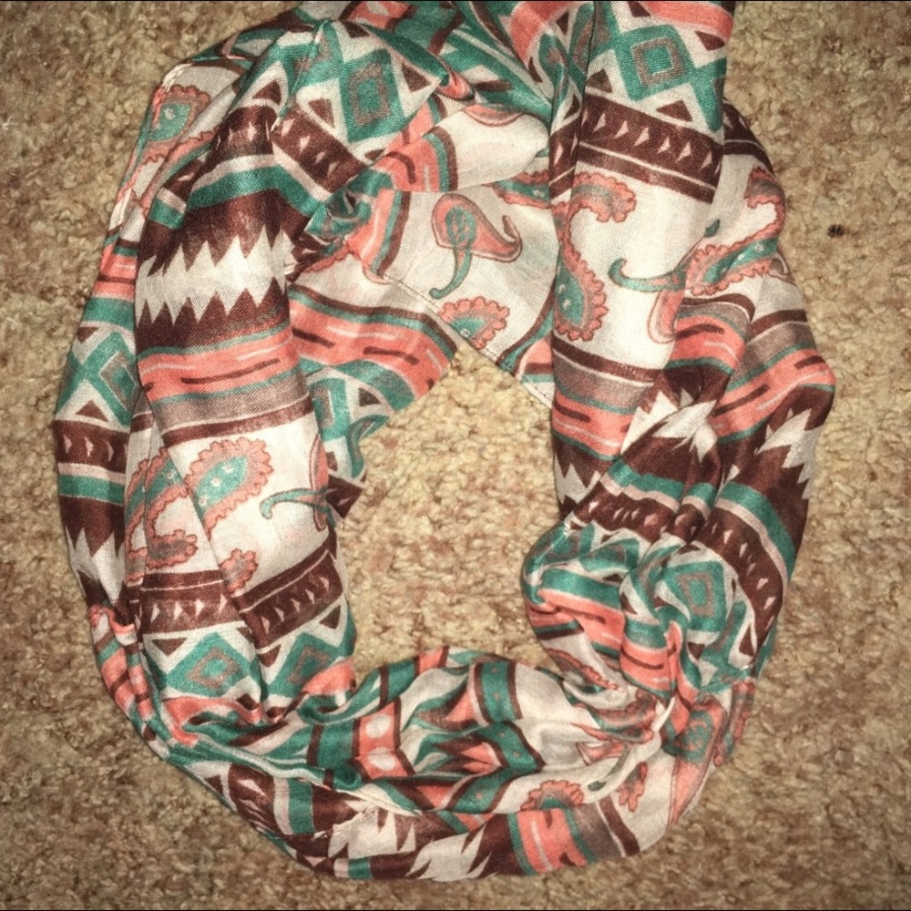 Infinity Scarf Bundle - Picture 2 of 4